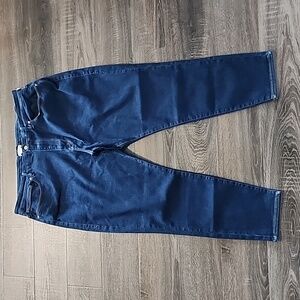 Good American "Always Fits - Good Waist" Jeans